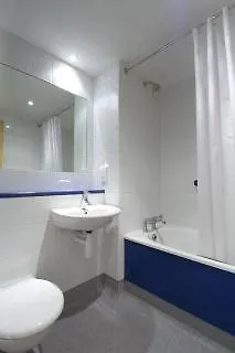 Hotel Travelodge Leeds Bradford Airport