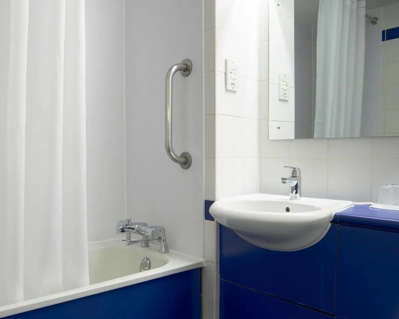 Hotel Travelodge Leeds Bradford Airport